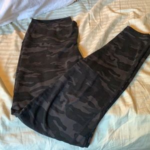 High waisted camo leggings